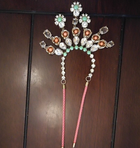 J Crew Neon Rose Crystal Statement  Necklace - Picture 3 of 4